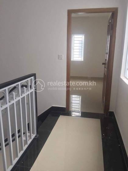 Por Sen Chey Maison mitoyenne À vendre à Por Sen Chey