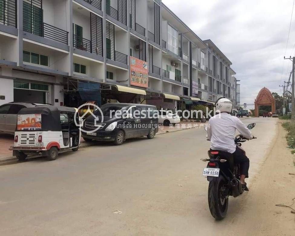 Por Sen Chey店屋出售，价格$168,000