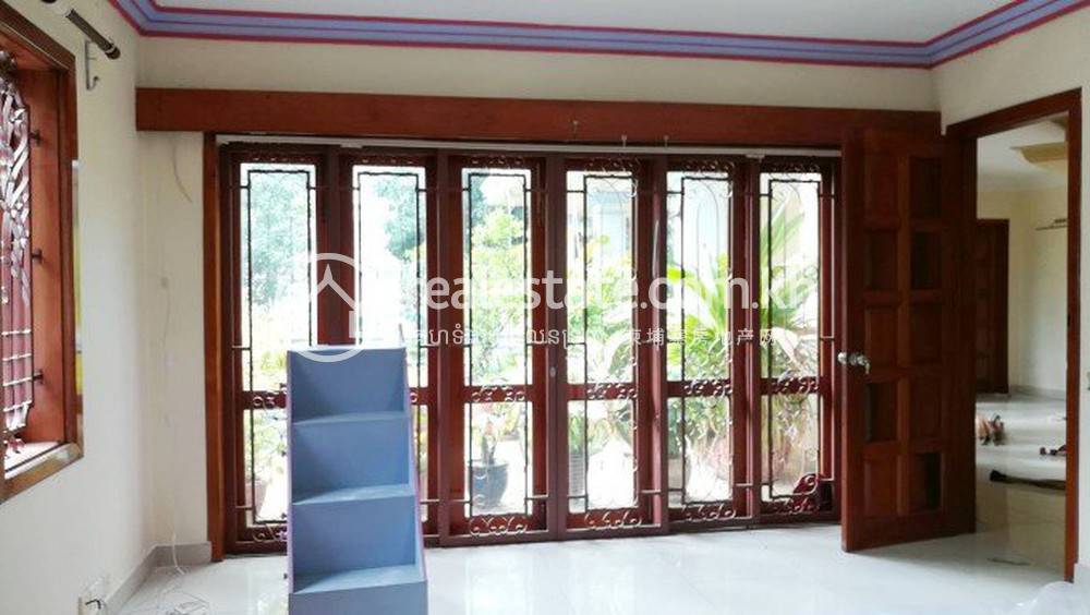 Vila Na prodej with 2 Parking Space