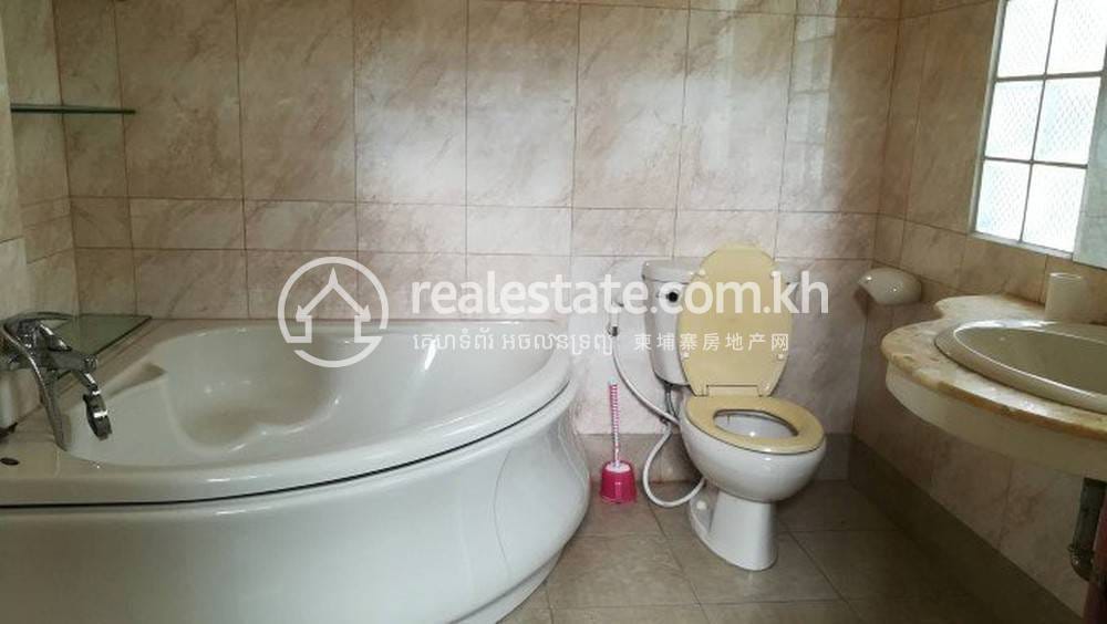 Vila Na prodej in Tonle Bassac, Chamkarmon, Phnom Penh