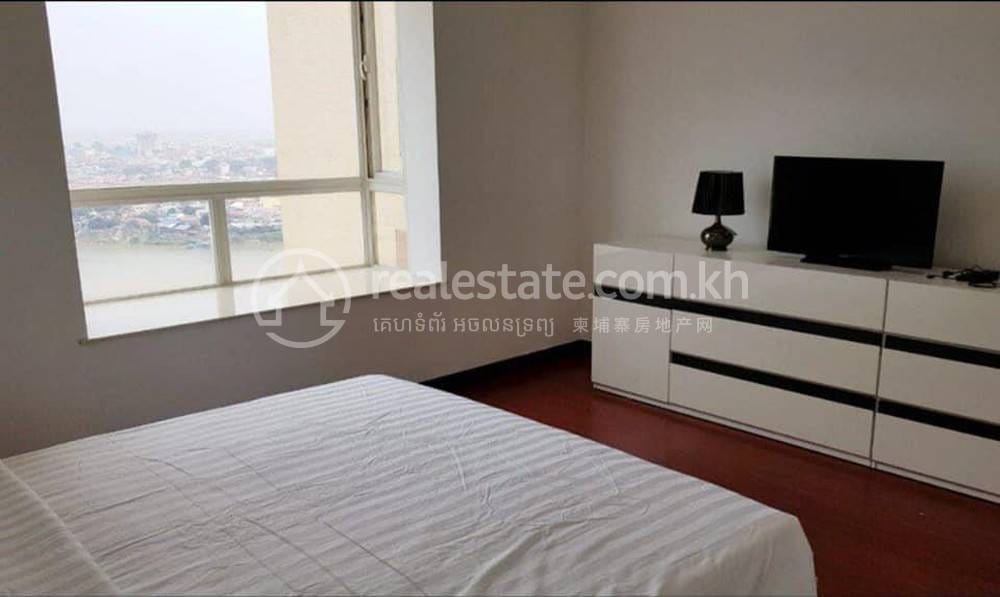 3 Bedrooms Serviced Apartment For Rent for $1,200