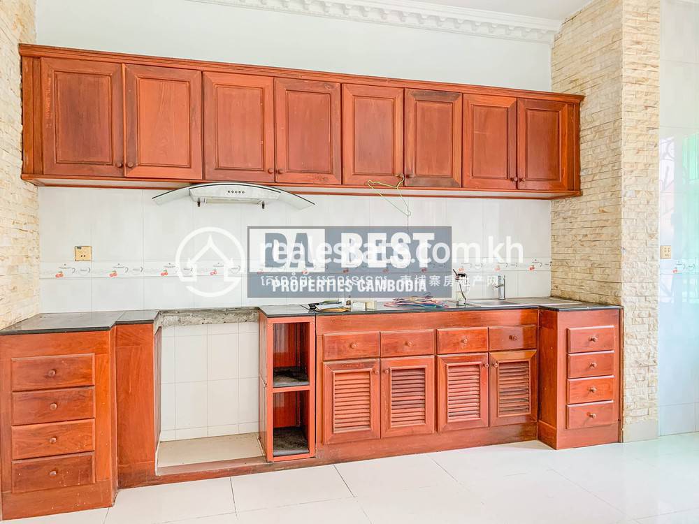 5 Bedrooms House and lot Для Аренды for $1,500
