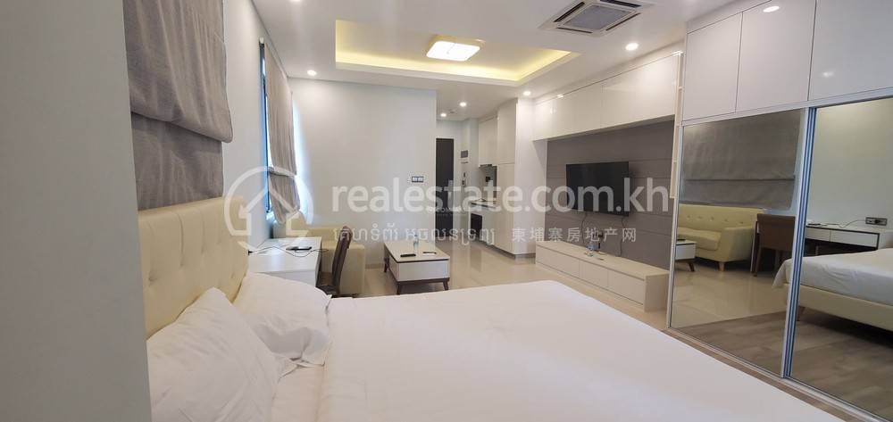Апартаменты с Обслуживанием Для Аренды in Chamkarmon $750