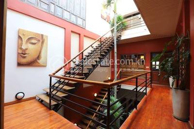 300 sqm Living Size Flat House K pronájmu in Daun Penh