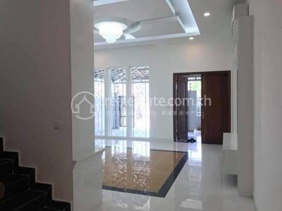 Вилла Для Продажи in Пномпень Тхмей, Сен Сок, Пномпень