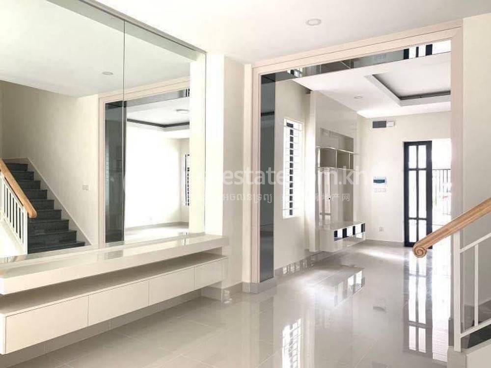 Vila Na prodej in Stueng Mean chey 2, Meanchey, Phnom Penh