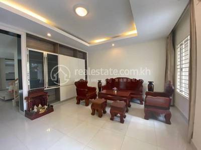 Řadový dům K pronájmu in Nirouth, Chbar Ampov, Phnom Penh