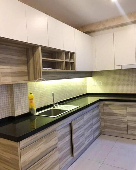 Řadový dům Na prodej in Chbar Ampov $108,000