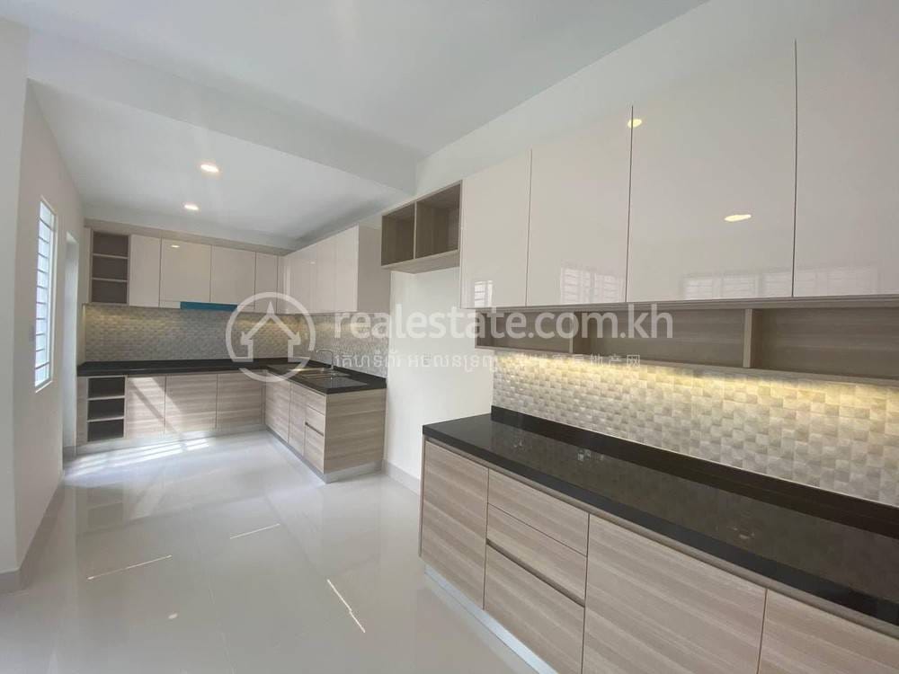 Vila Na prodej in Meanchey $490,000