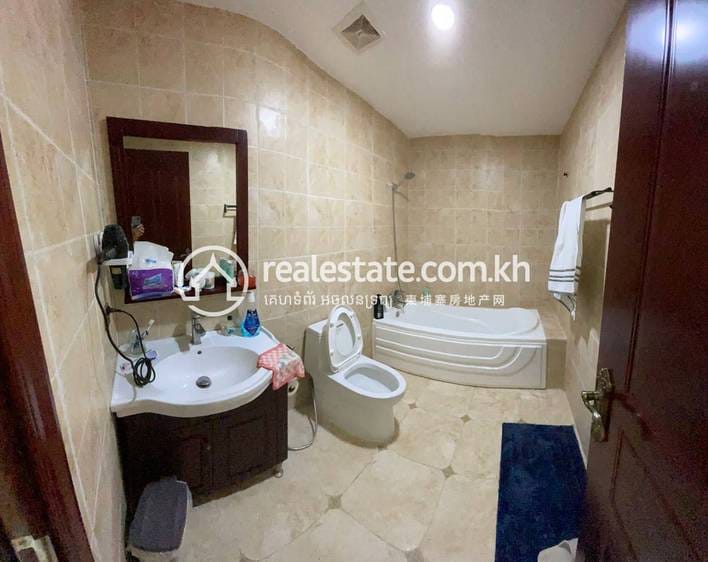 คอนโด สำหรับขาย ใน 7 Makara $225,000