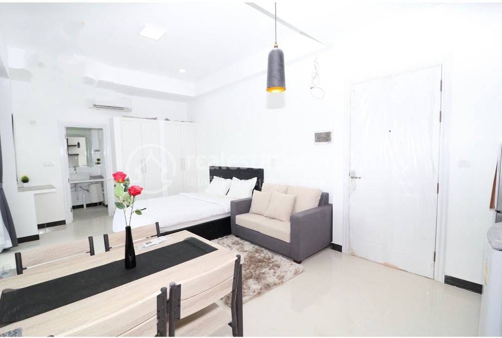 ផ្ទះល្វែង តម្លៃ $600