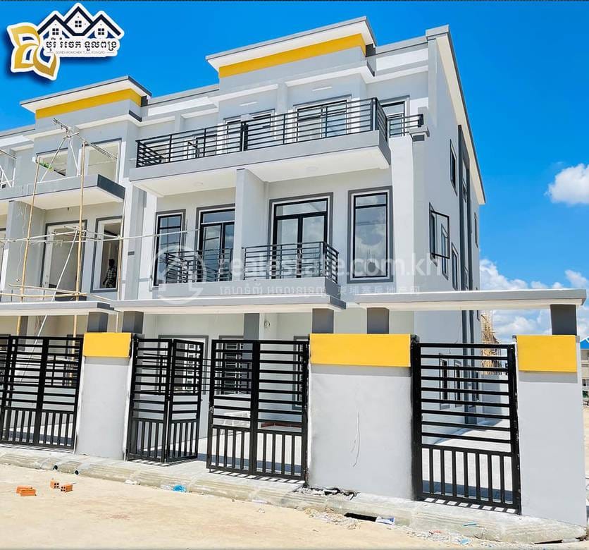 Borey Romchek Tuol Pongro | 4 Bedrooms Borey Na prodej for Na dotaz