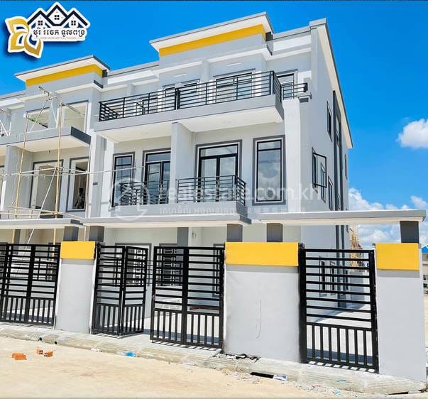 Borey Romchek Tuol Pongro | 4 Bedrooms Borey Na prodej for Na dotaz