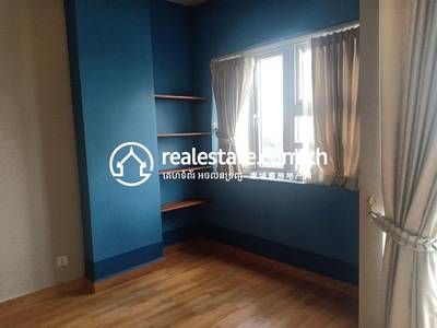 PS Crystal Condominium