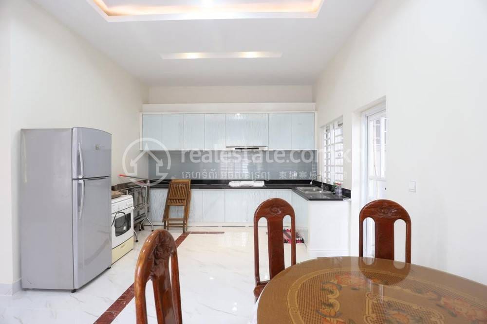 $2,000 Twin Villa