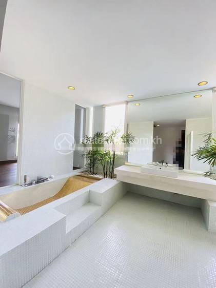Villa For Rent in Boeng Keng Kang $6,000