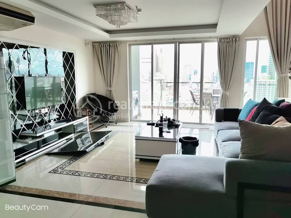 Condo K pronájmu in 7 Makara $3,000