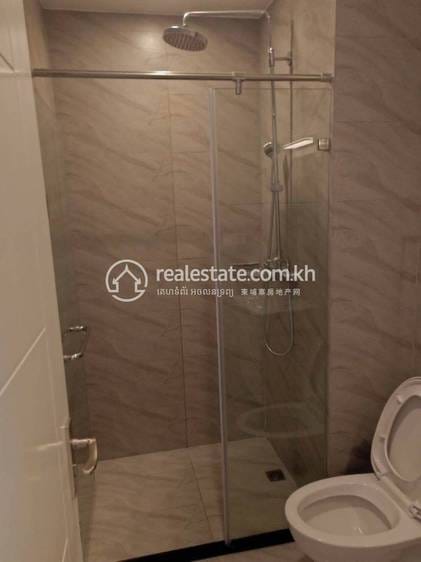 Apartmán se službami K pronájmu in Boeng Keng Kang $700