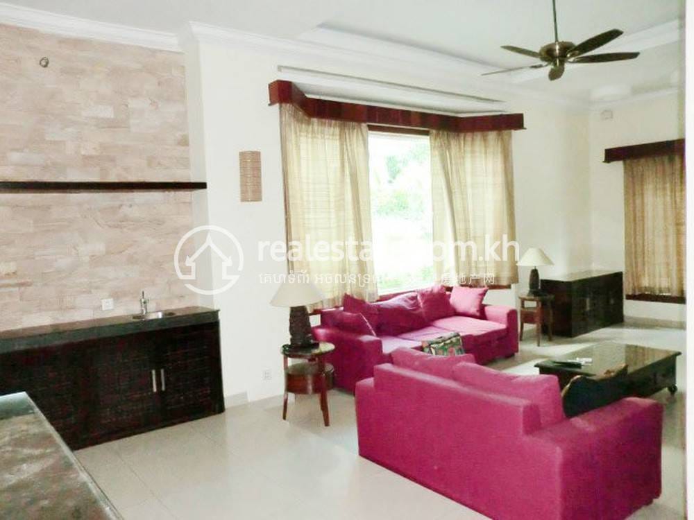 358 sqm Living Size borey Na prodej in Chamkarmon