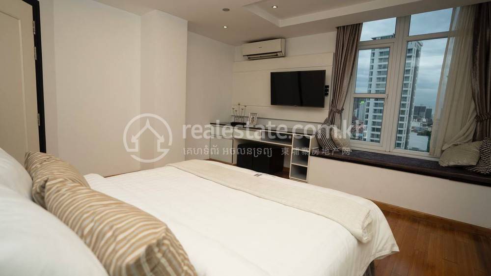 Serviced Apartment For Rent with 1 Parking Space