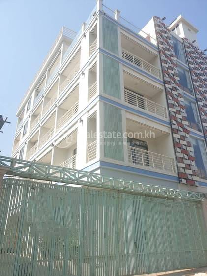 Apartment For Rent with 8 Parking Space