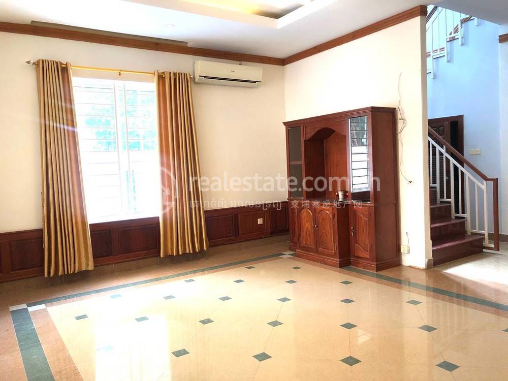 Villa Jumelle À louer à Nirouth, Chbar Ampov, Phnom Penh