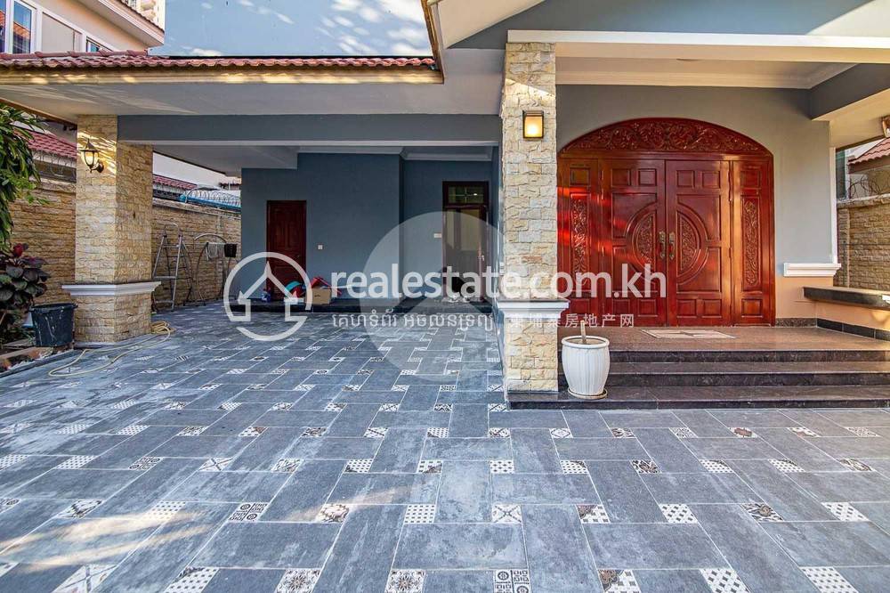 Twin Villa For Rent with 2 Parking Space