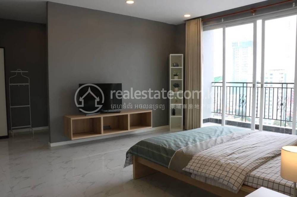 230 sqm Living Size Serviced Apartment For Rent in Boeng Keng Kang