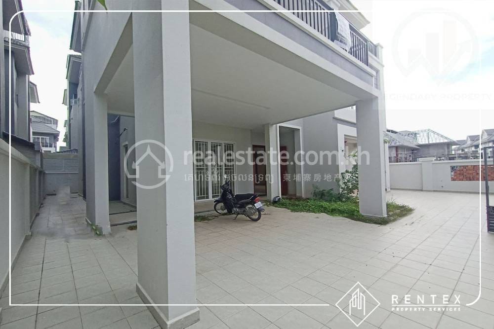 144 sqm Living Size Vila Na prodej in Sen Sok