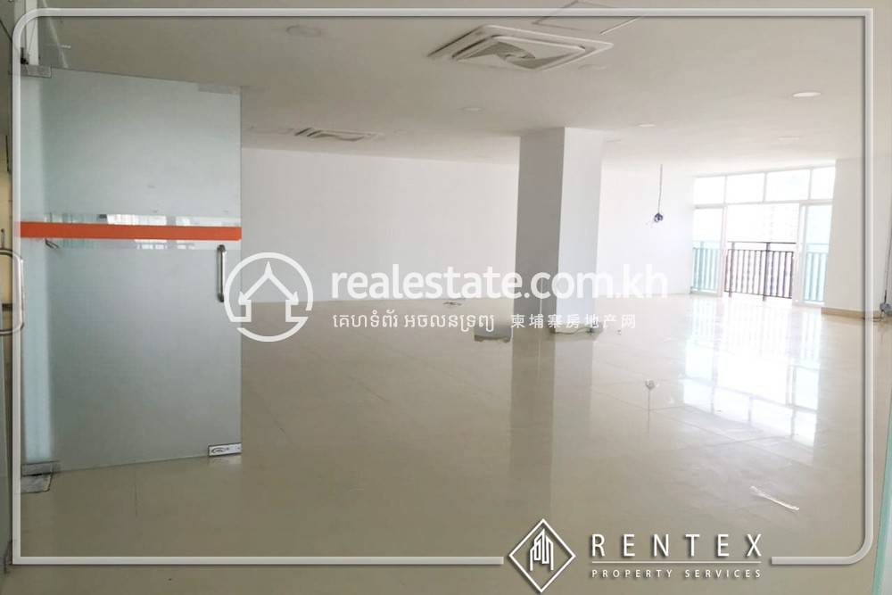 Офисы Для Аренды in Chamkarmon $1,911