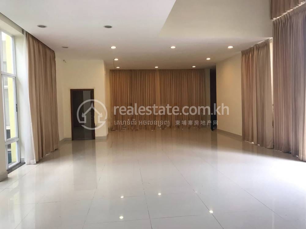 Chamkarmon别墅出租，价格$3,500