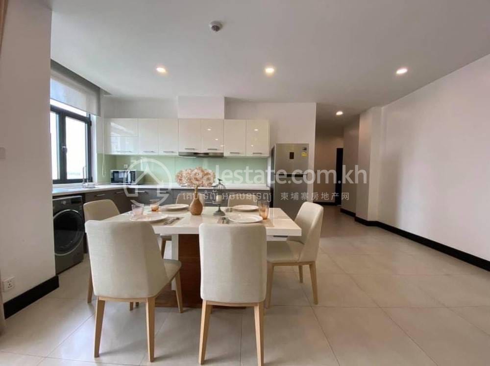 Apartmán se službami K pronájmu in Daun Penh $2,400