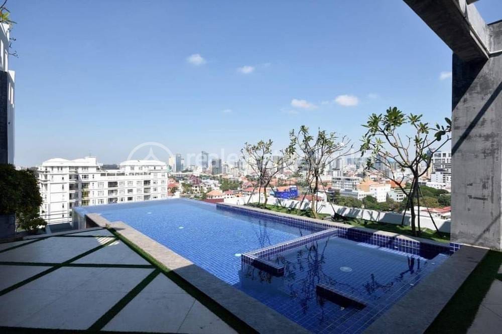 Апартаменты с Обслуживанием Для Аренды in Тонле Бассак, Чамкармон, Пномпень