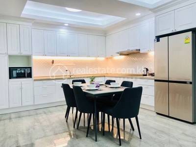 $900 Apartmán se službami