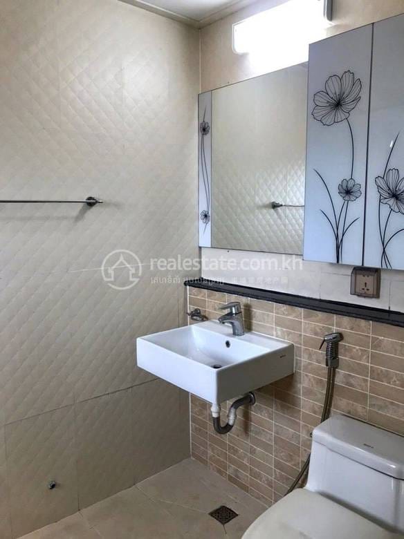 160 sqm Land Size Apartmán se službami K pronájmu