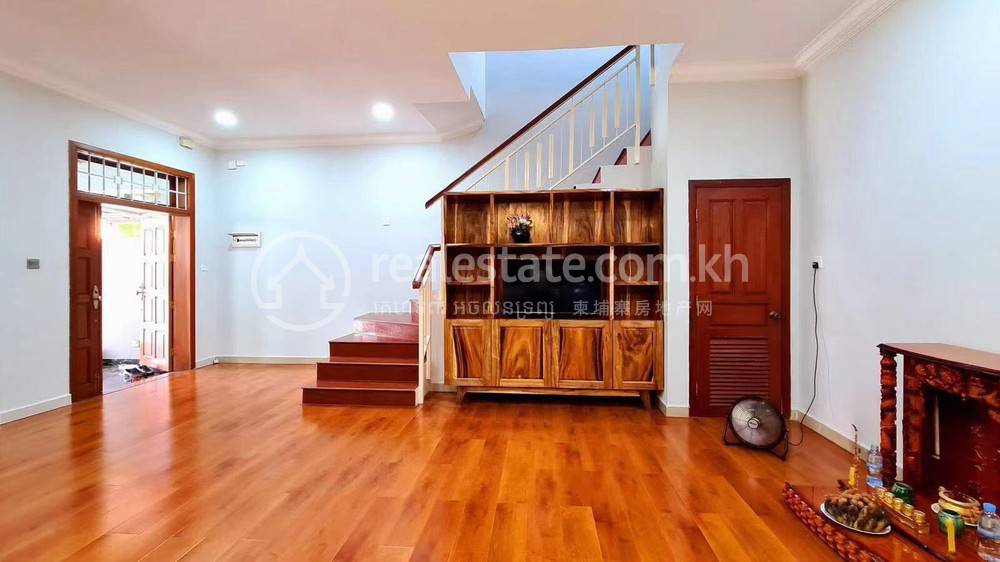 Condo Na wynajem w Chamkarmon $2,200