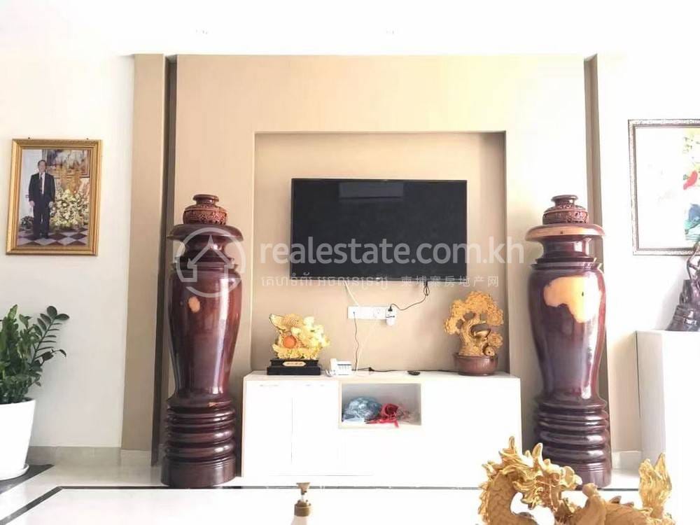 Villa For Rent in Tuek Thla, Sen Sok, Phnom Penh