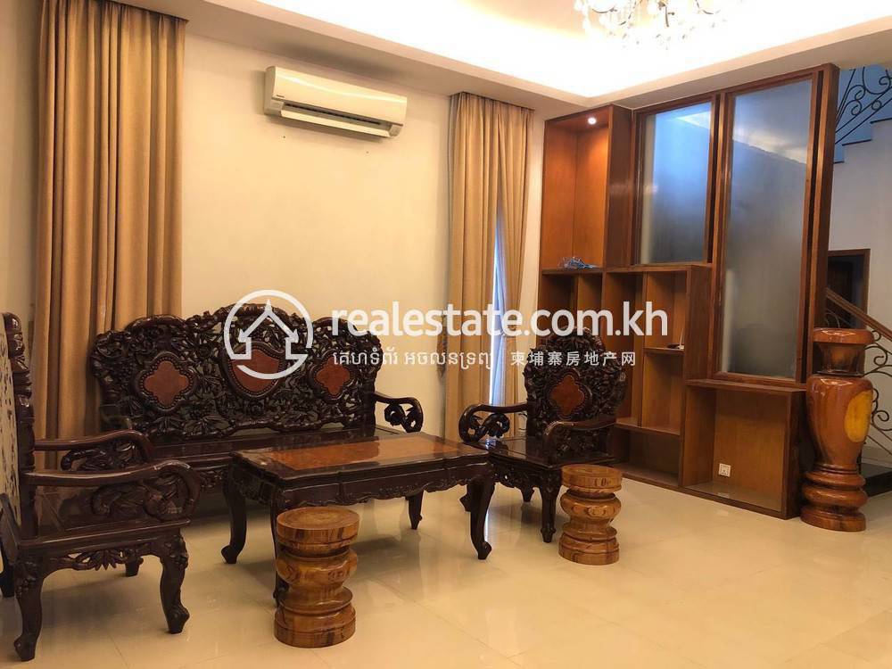 Phnom Penh Thmey វីឡាភ្លោះ សំរាប់ជួល នៅ Phnom Penh Thmey