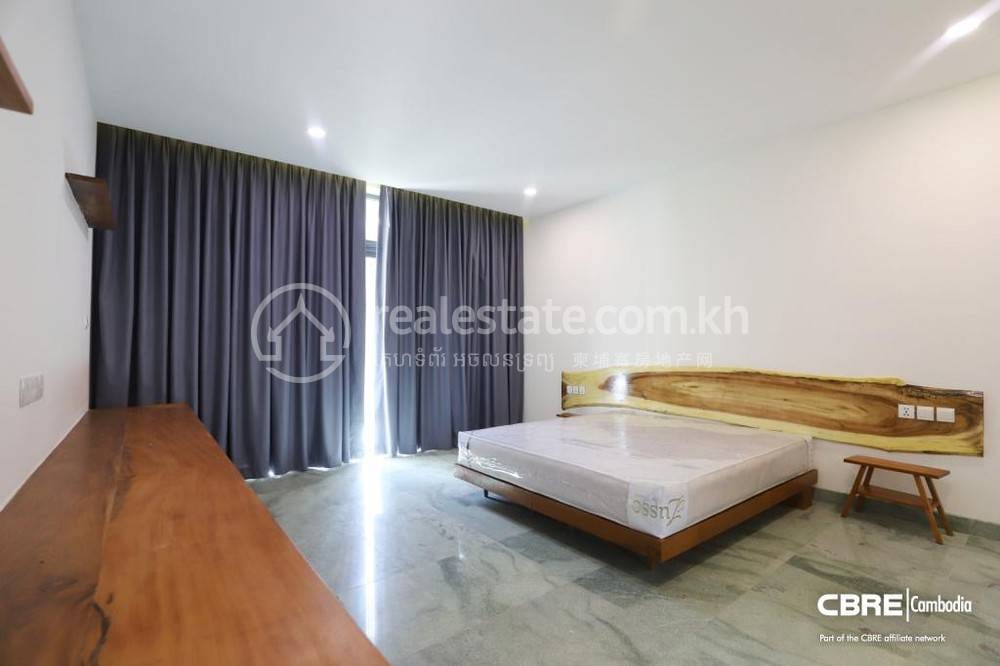 Vila K pronájmu in Chamkarmon $7,000