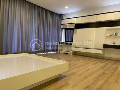 Chbar Ampov别墅出租，价格$2,000