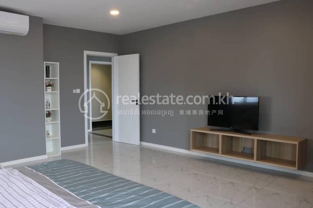 Serviced Apartment For Rent with 1 Parking Space
