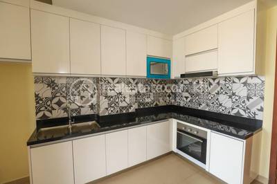 Chamkarmon套房出租，价格$1,500