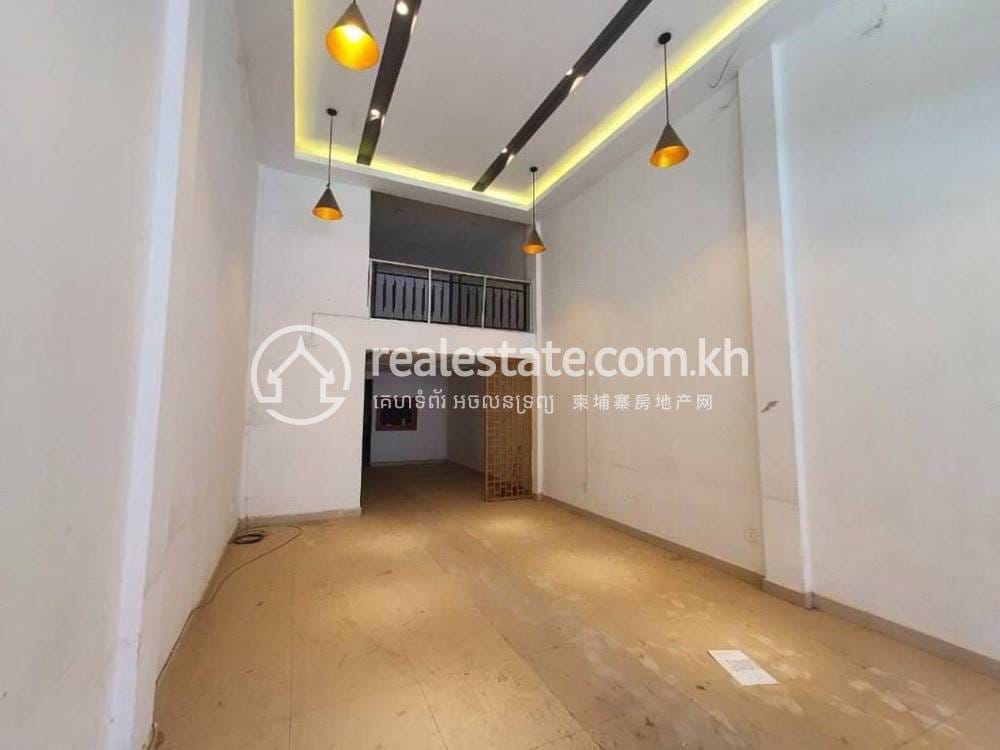 Chamkarmonの店舗付住宅賃貸物件 $1,600