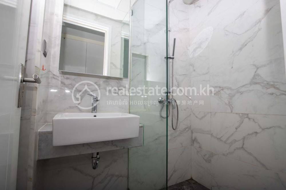 Chamkarmon Condo For Rent in Chamkarmon