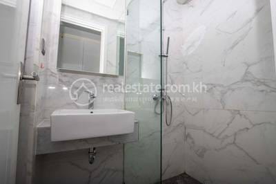 Chamkarmon Condo For Rent in Chamkarmon