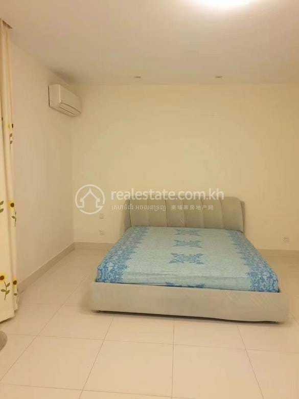 Chbar Ampov别墅出租，价格$1,450