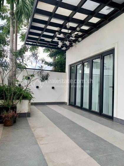 Toul Kork Villa For Rent in Toul Kork