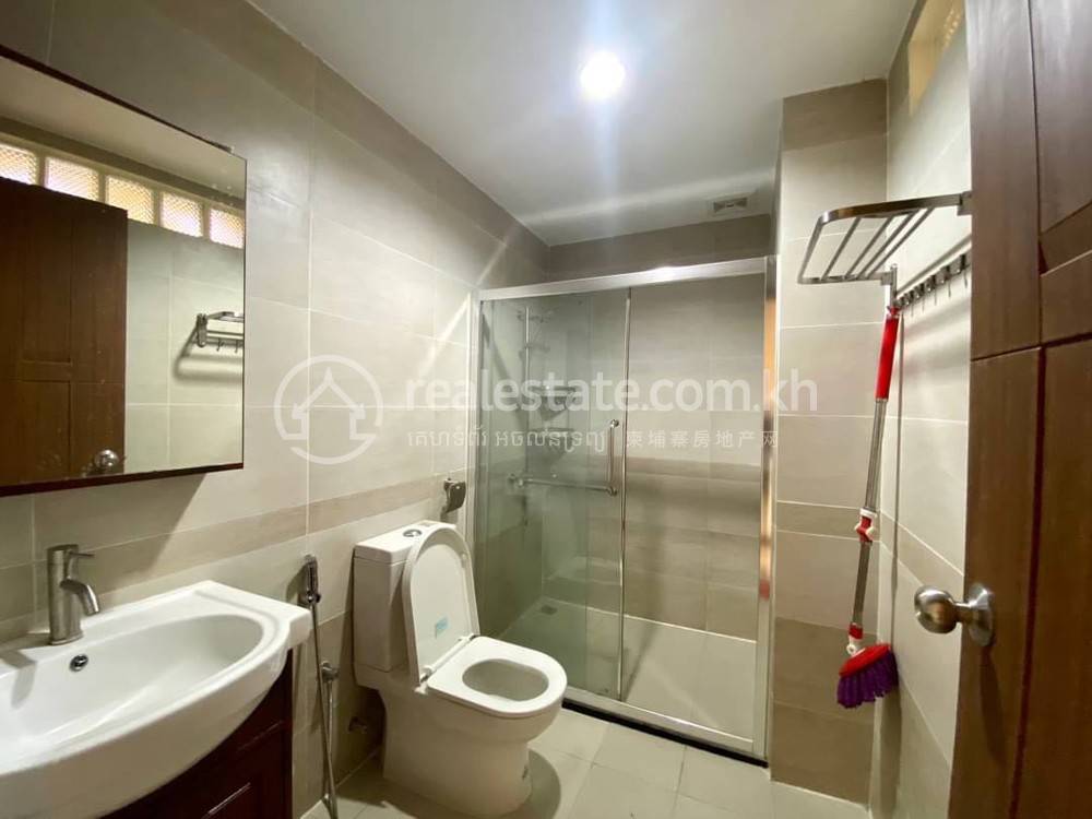 Апартаменты с Обслуживанием Для Аренды in Chamkarmon $450