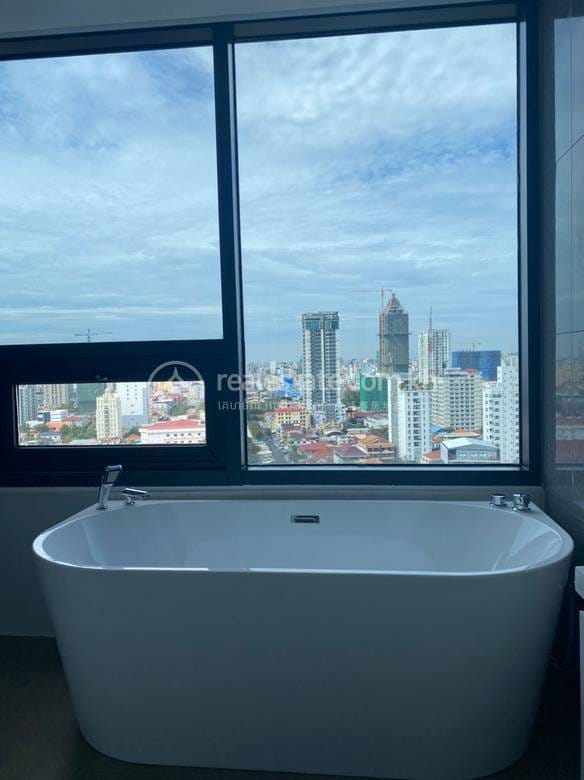 Condo For Sale with 1 Parking Space