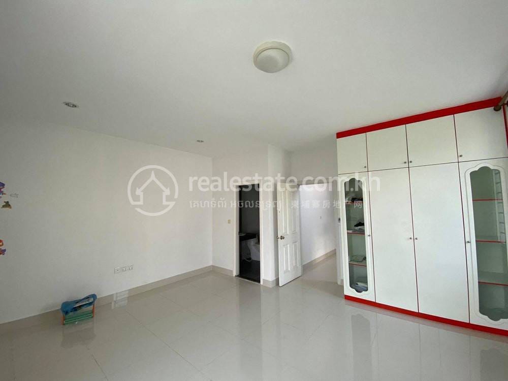Chbar Ampov Link House For Rent in Chbar Ampov